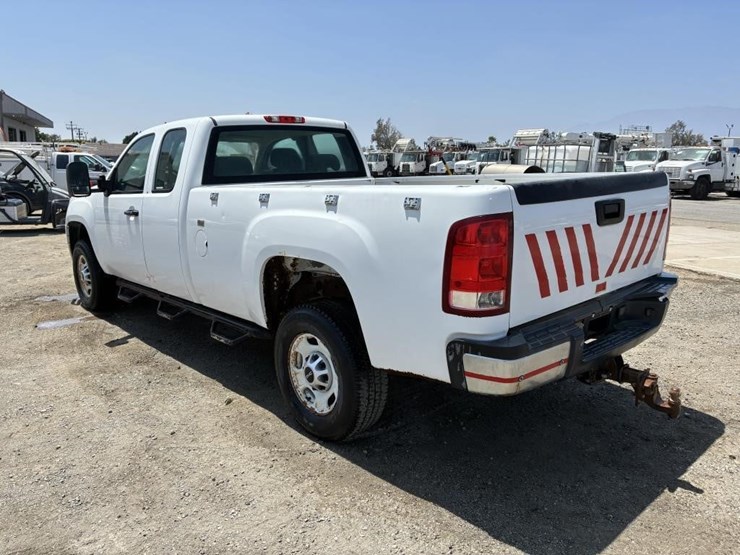 2012-gmc-sierra-2500-image-4