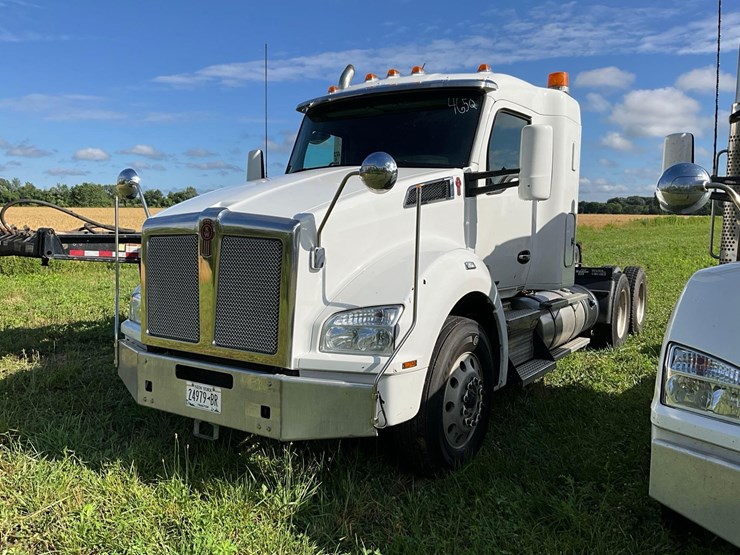 2021-kenworth-t880-image-1