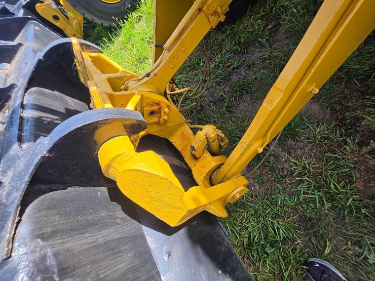caterpillar-938m-image-14