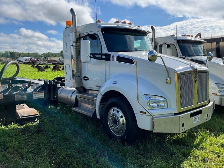 2021-kenworth-t880-image-2