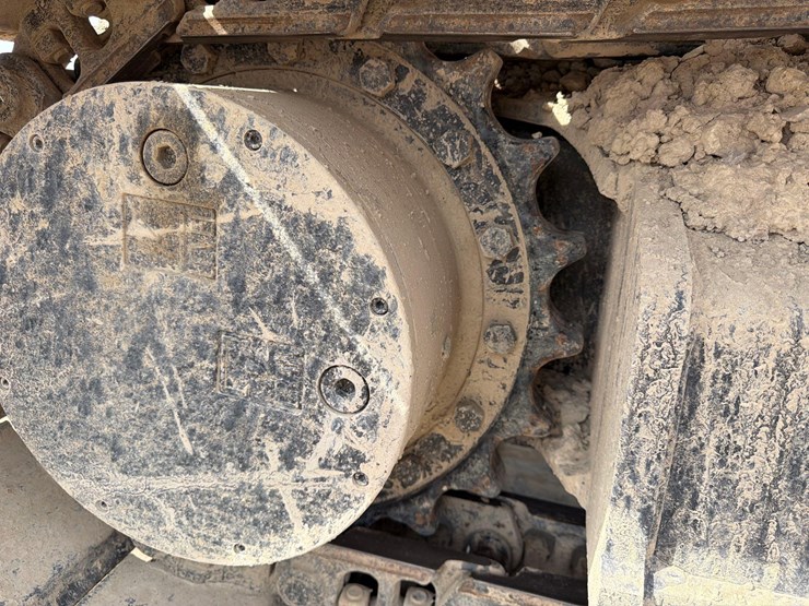 caterpillar-320-image-16