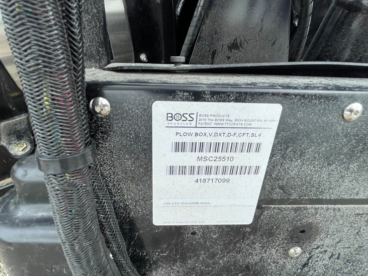 #4870-•-2025-boss-9'2"-stainless-dxt-v-plow-image-9