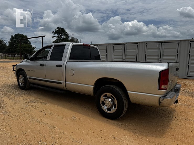 2004-dodge-2500-image-2