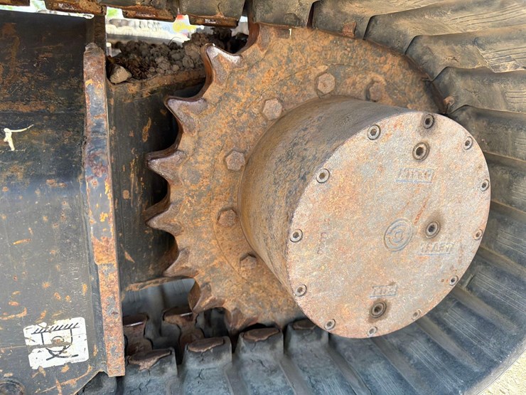 2019-new-holland-e60c-image-9