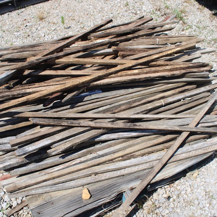 Pallet Of Tabbaco/Bean Sticks