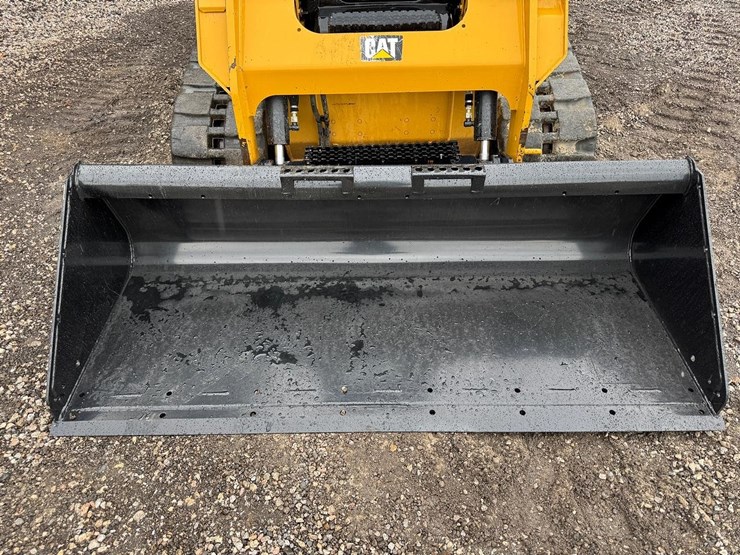 2015-caterpillar-259d-image-10