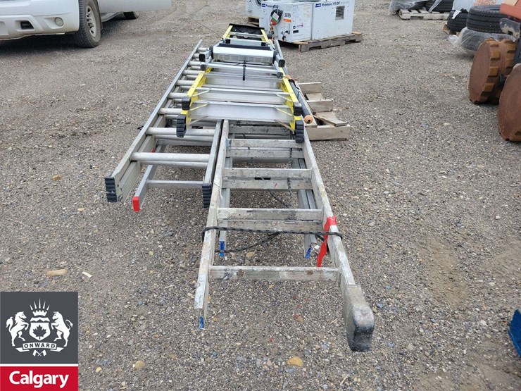 pallet-of-variety-sizes-of-ladders-image-7