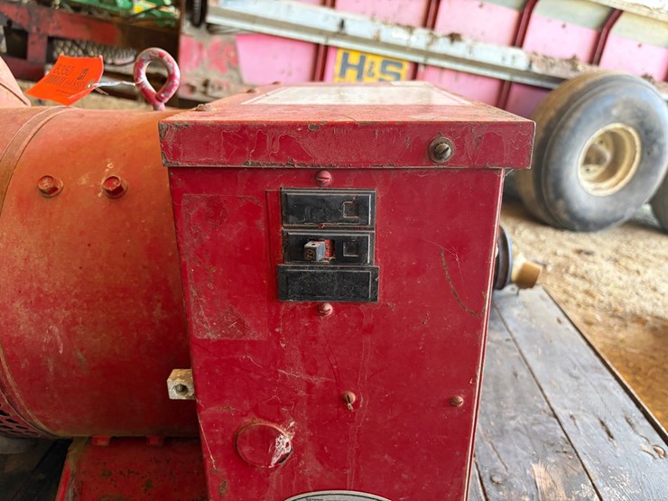 #8350-•-winpower-mfg-co-tractor-driven-alternator-image-7