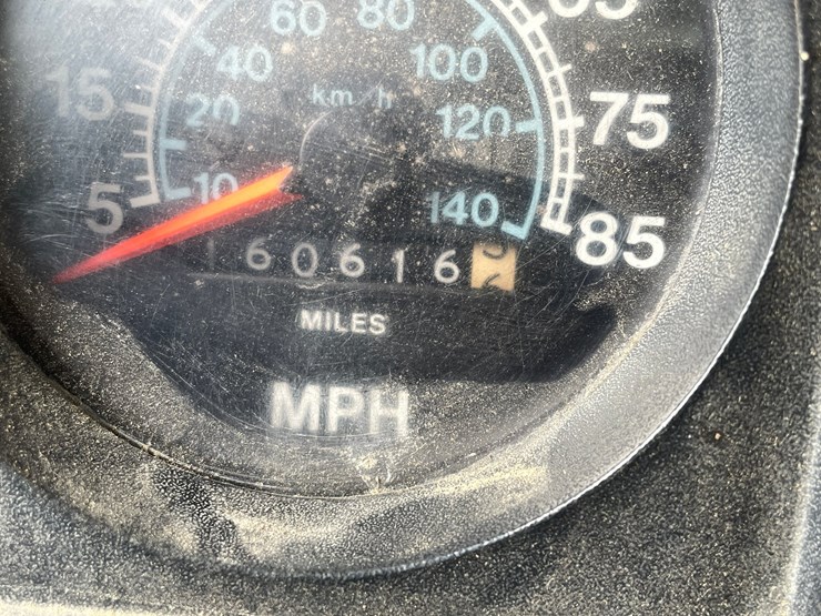 #204-•-1988-international-straight-truck-(has-wi-title)-image-120