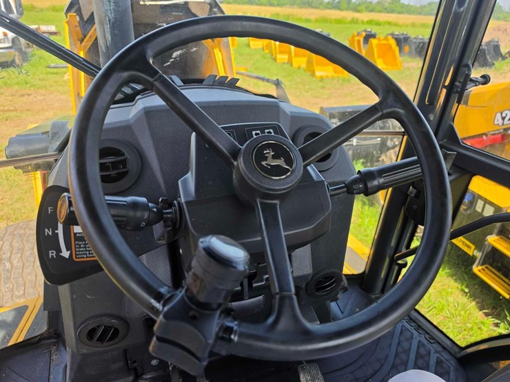 2021-deere-710l-image-23