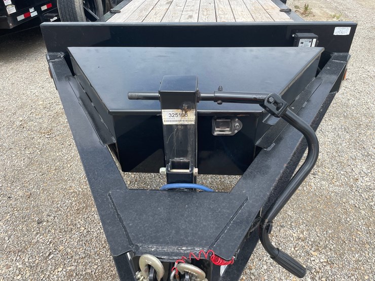 #4867-•-2024-loadtrail-tandem-axle-equipment-trailer-(has-wi-title)-image-12