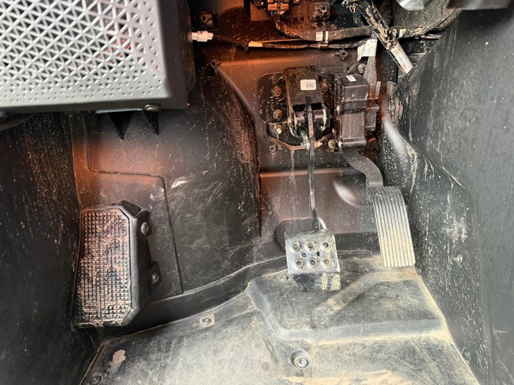 #1426-•-2024-polaris-expedition-4x4-utv-image-38