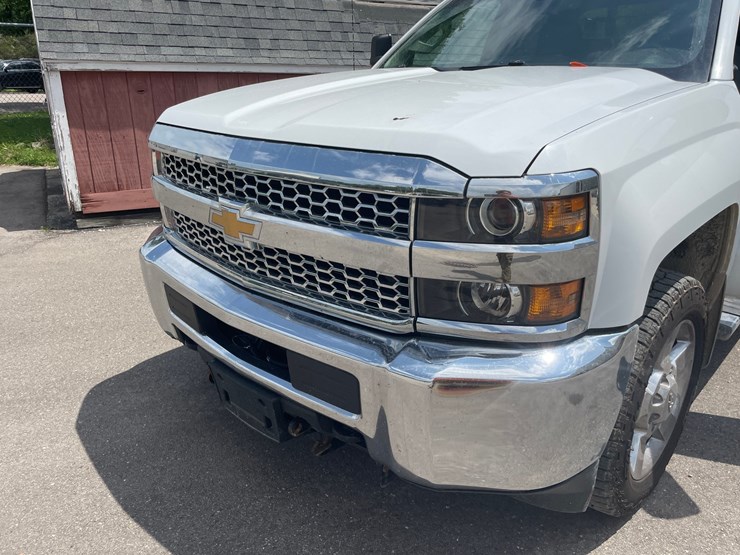 2019-chevrolet-2500-image-13