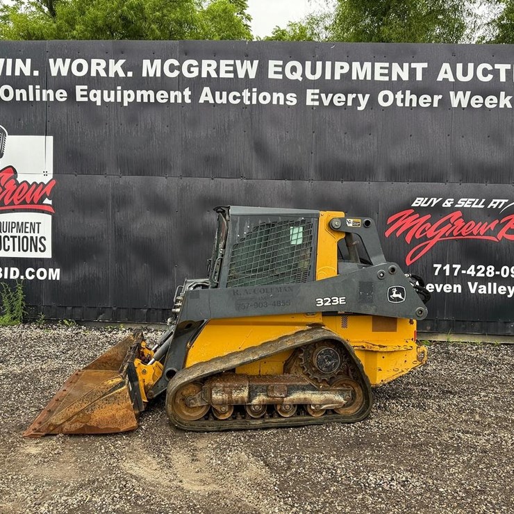 2018 DEERE 323E
