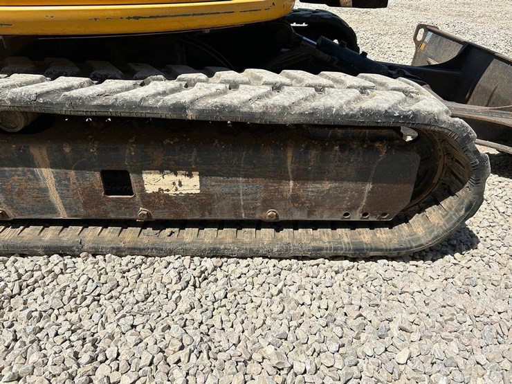 2016-deere-35g-image-13