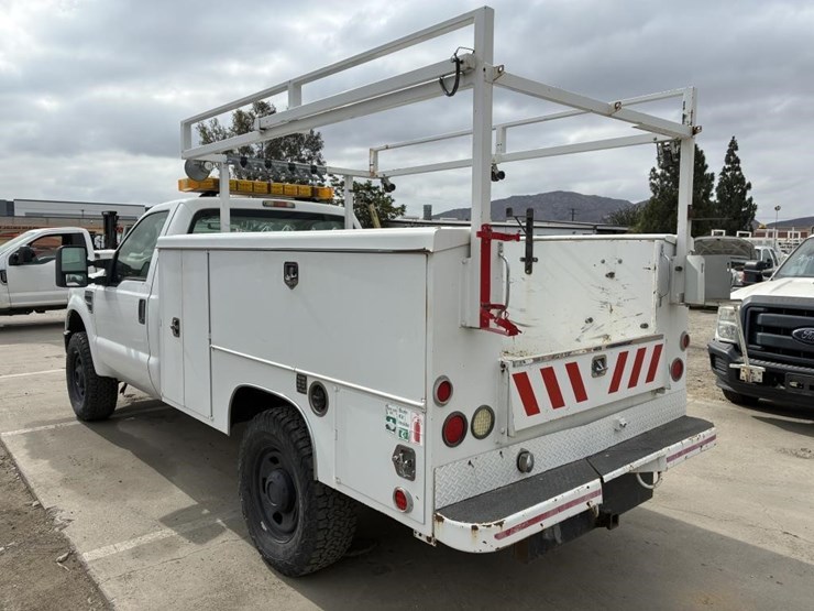2010-ford-f350-image-4