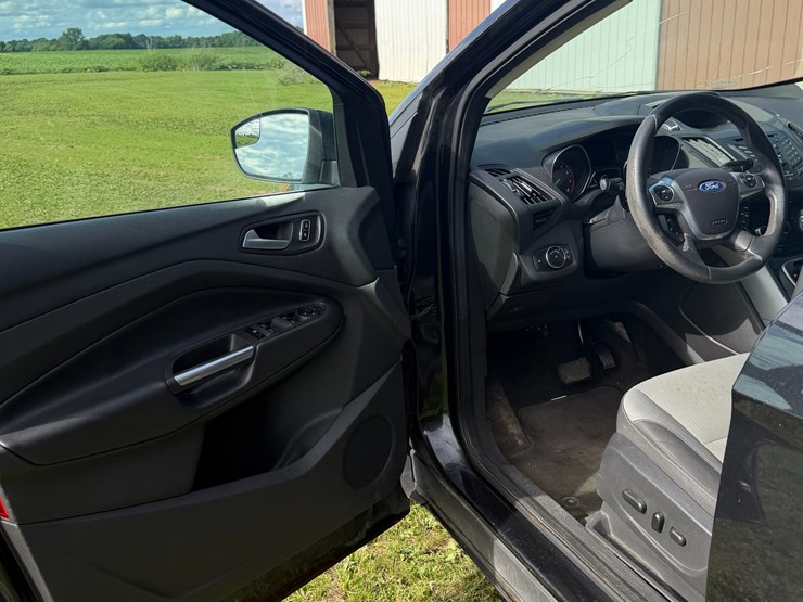 2014-ford-escape-se-image-9