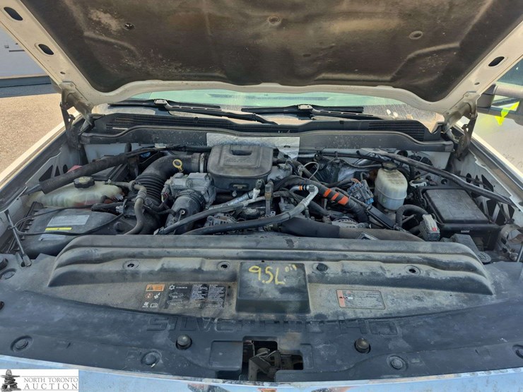 2015-chevrolet-silverado-3500hd-image-11