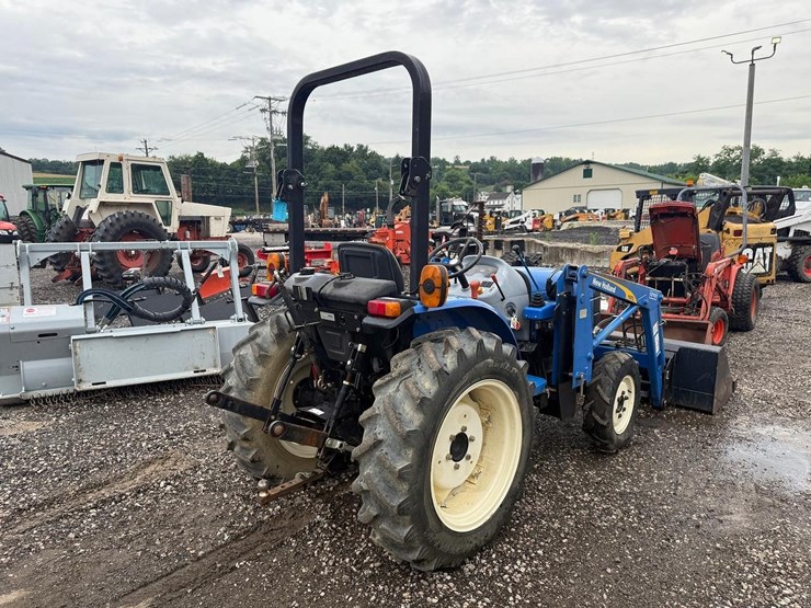 new-holland-workmaster-40-image-4