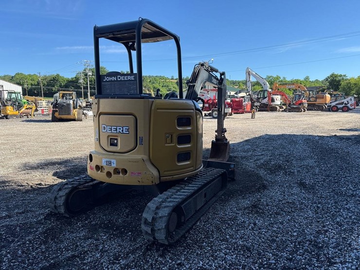 2015-deere-35g-image-4