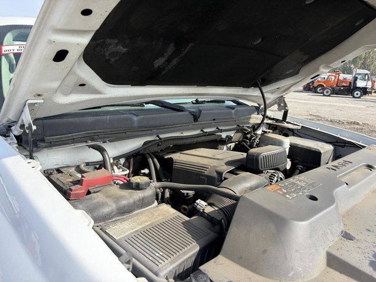 2011-chevrolet-silverado-2500-image-8