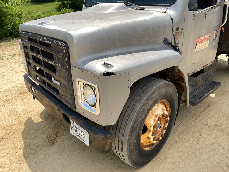 #204-•-1988-international-straight-truck-(has-wi-title)-image-13
