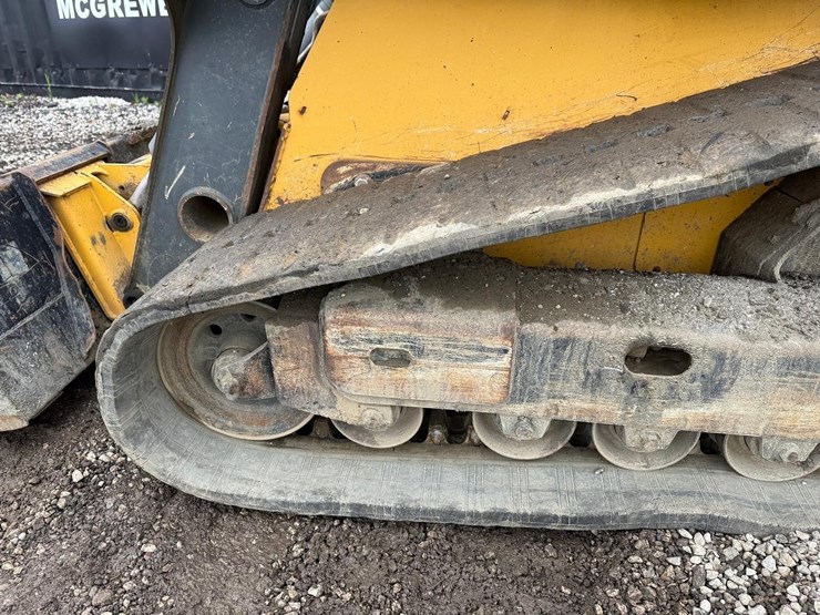 deere-333e-image-17
