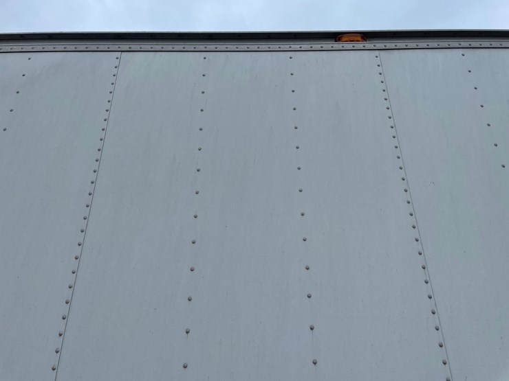#100-•-2005-freightliner-corp-business-class-m2-straight-truck-(has-wi-title)-image-43