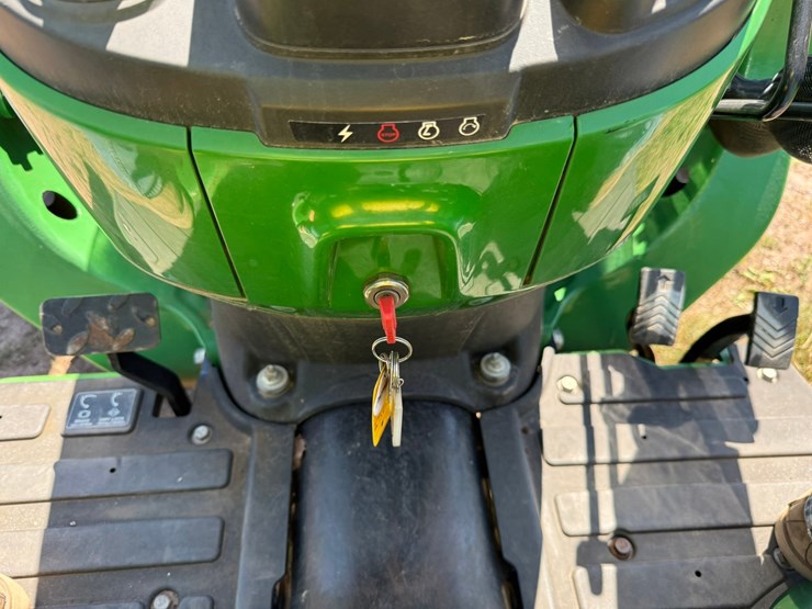 john-deere-3032e-image-58