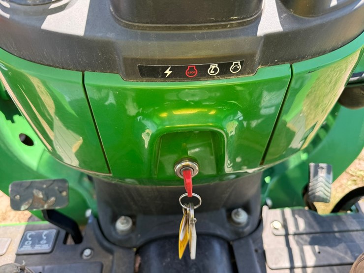 john-deere-3032e-image-60