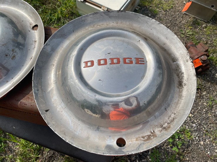#8337-•-(2)-shop-tool-boxes-and-hubcaps-image-4