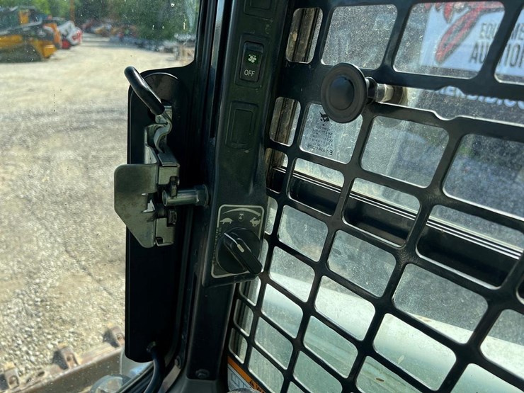 2019-bobcat-t870-image-20