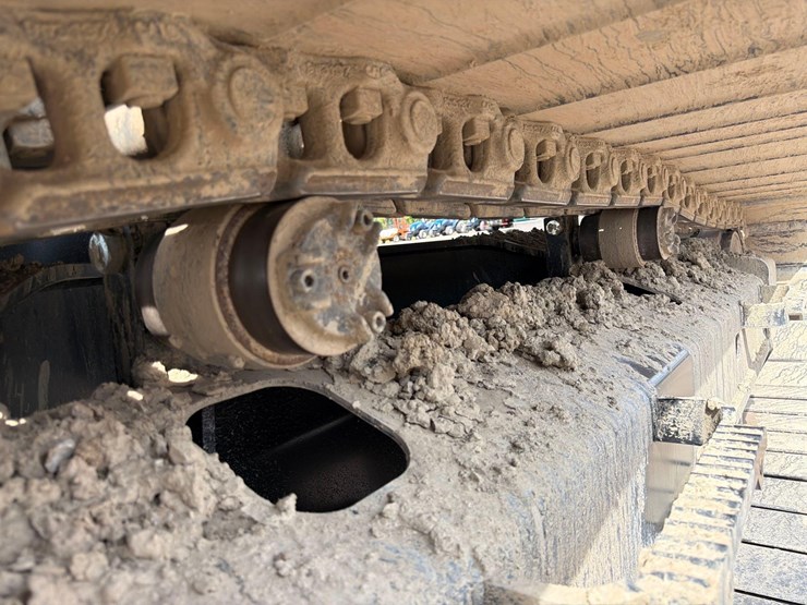 caterpillar-320-image-17