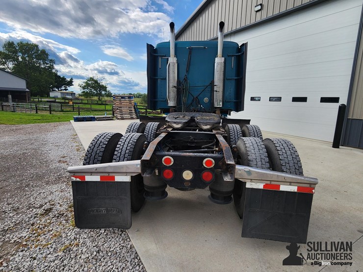 2001-freightliner-columbia-sleeper-truck-tractor-image-6