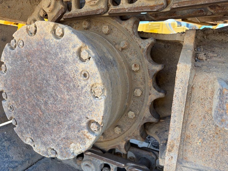 2019-deere-135g-image-15