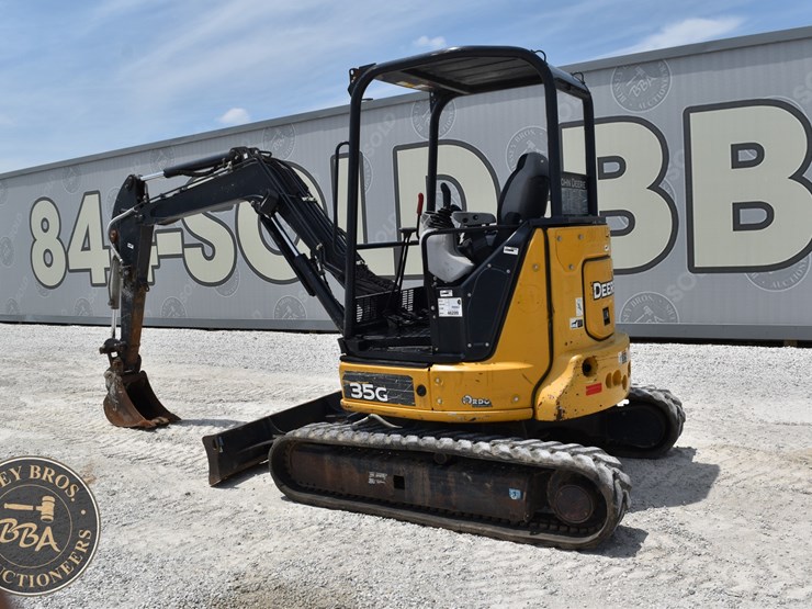 2020-deere-35g-image-11