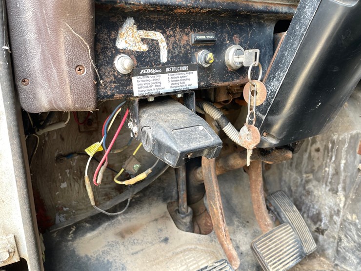 #204-•-1988-international-straight-truck-(has-wi-title)-image-42