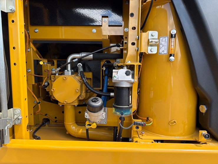 caterpillar-317-image-14