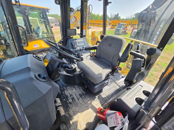 2021-deere-710l-image-19
