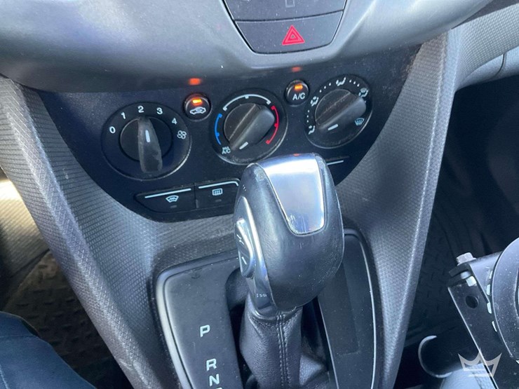 2018-ford-transit-connect-image-16