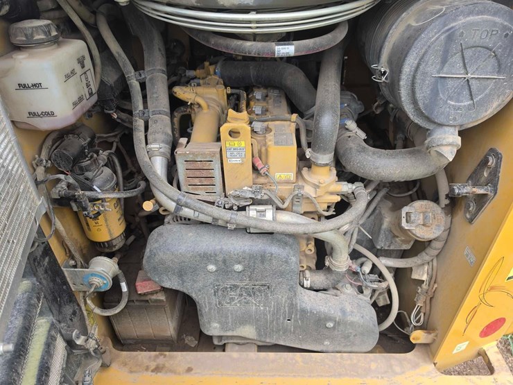 2022-caterpillar-289d3-image-10