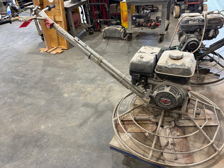 #1814-•-36"-power-trowel-w/-8hp-honda-image-2