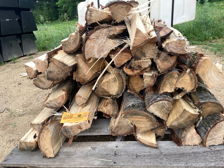 #3432-•-pallet-of-poppler-split-firewood-image-12