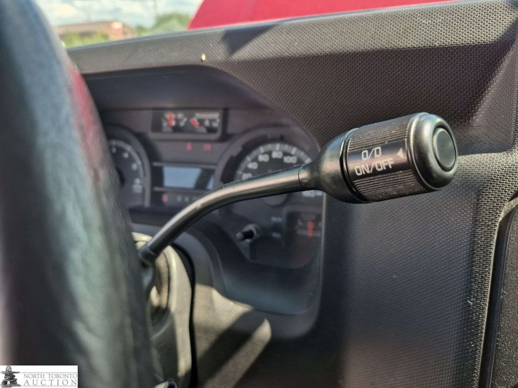 2012-ford-cargo-image-17