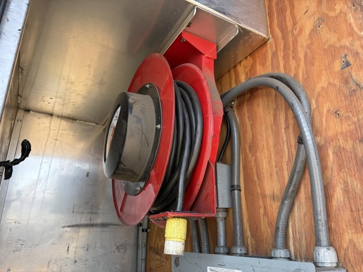 2008-workhorse-w62-image-23