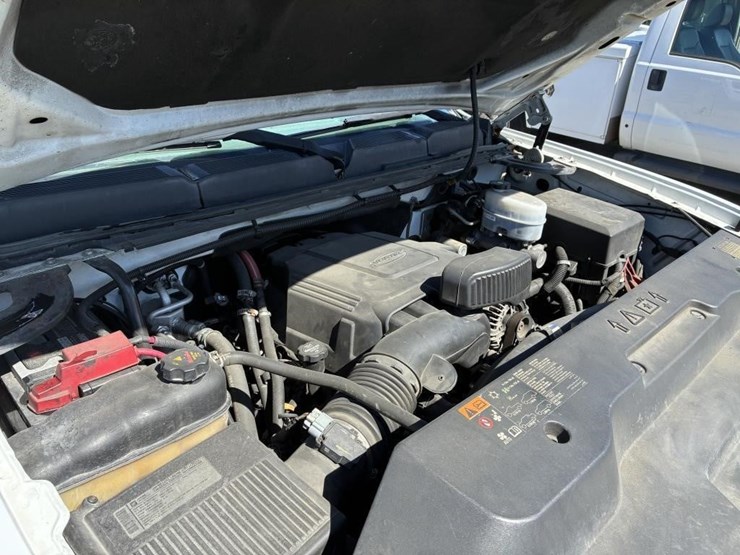 2012-chevrolet-silverado-2500-image-10