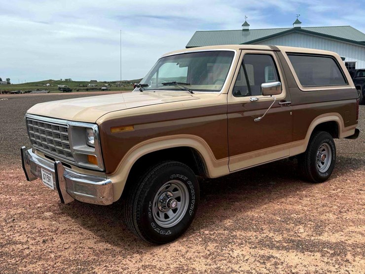1985-ford-bronco-image-1