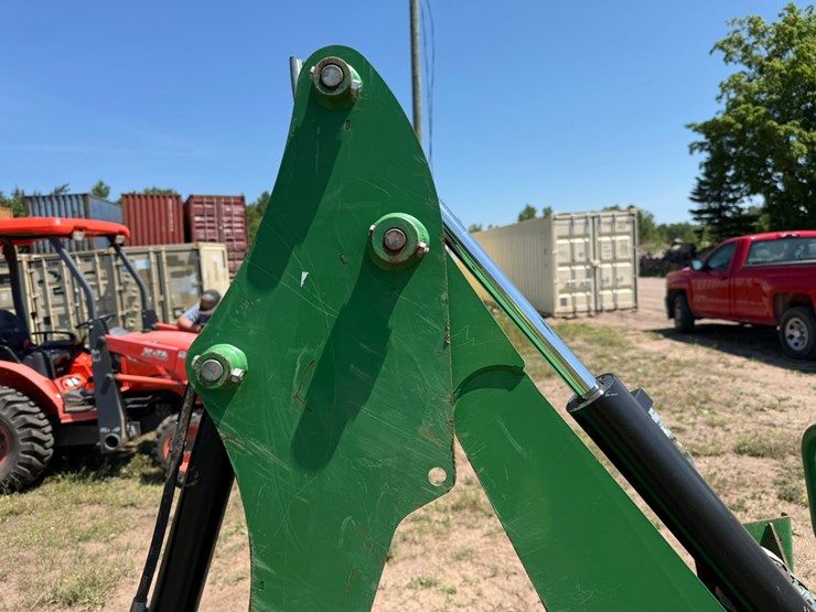john-deere-3032e-image-37