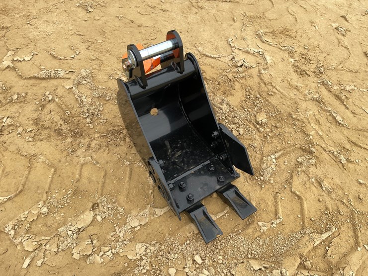 #2055-•-new-mini-8"-bucket-attachment-image-3