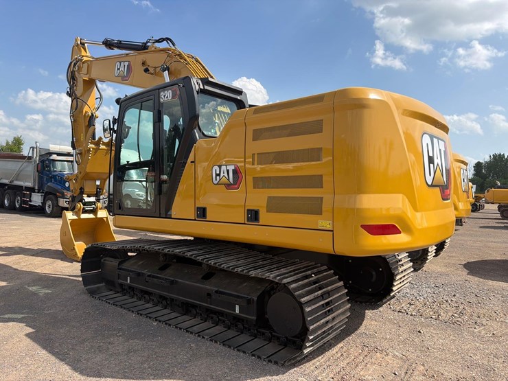 caterpillar-320-image-7